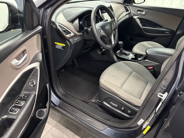 Used 2017 Hyundai Santa Fe SE FWD image 11