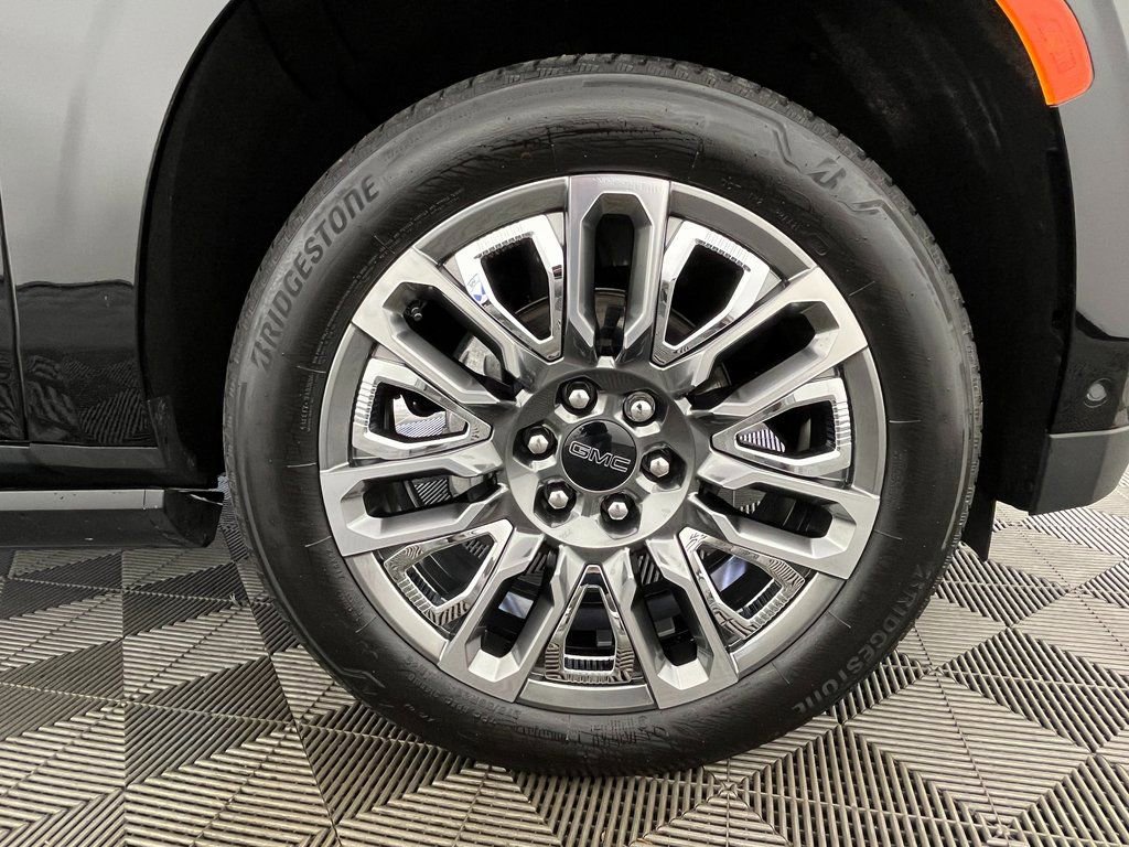Used 2023 GMC Yukon Denali Ultimate image 16