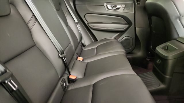 Certified 2023 Volvo XC60 T8 Plus AWD/4WD image 31