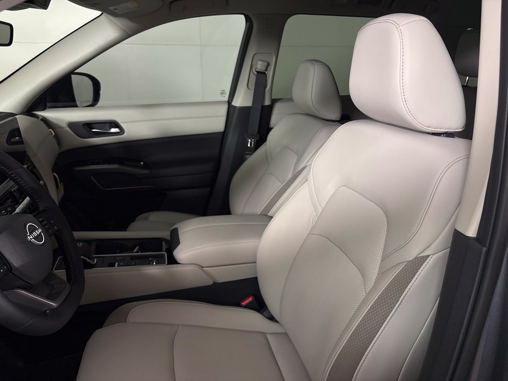New 2026 Nissan Pathfinder SL FWD image 19