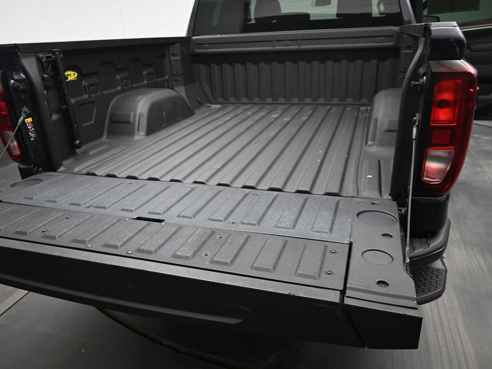 Used 2024 GMC Sierra 1500 Elevation image 15