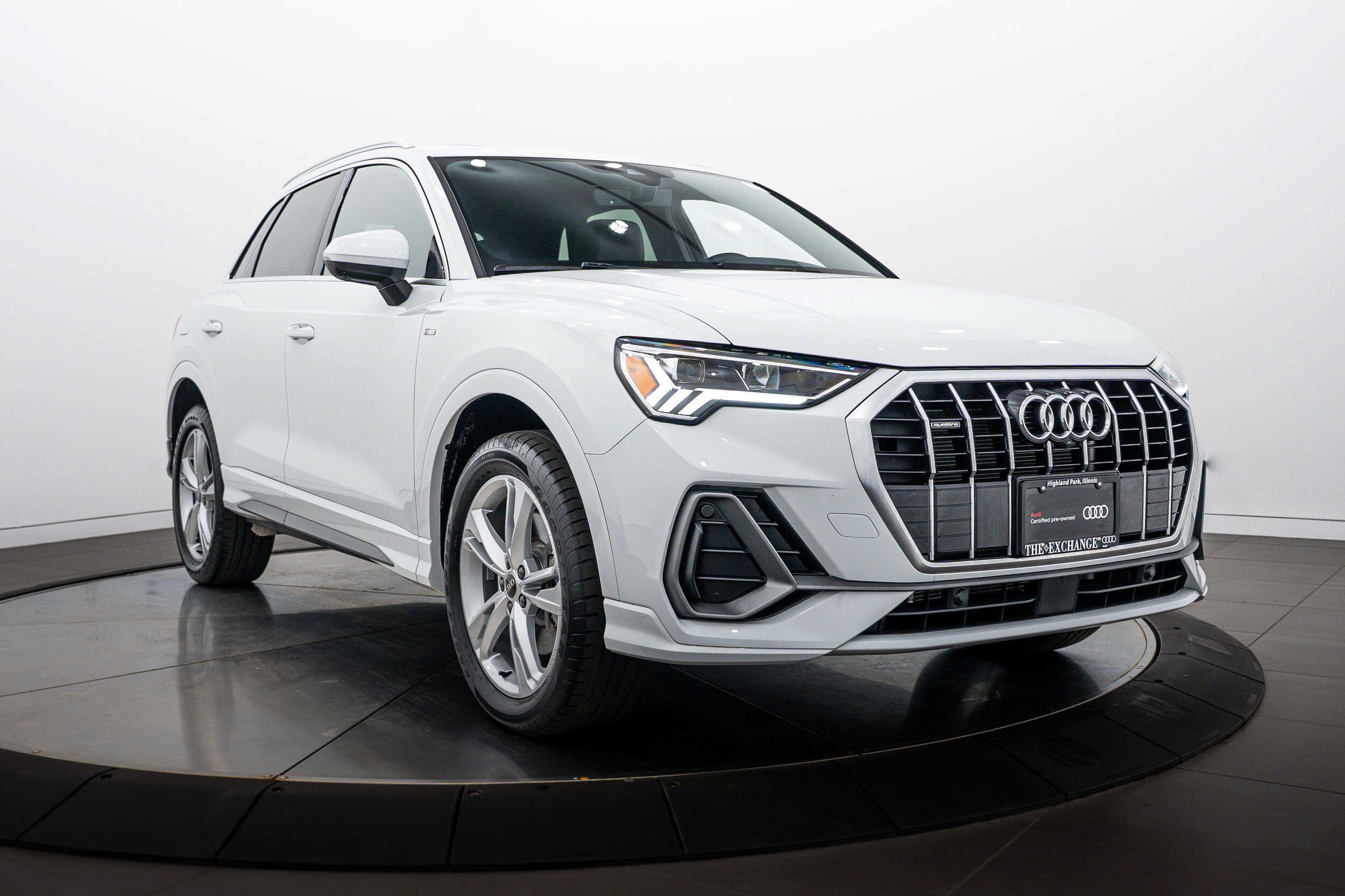 Certified 2024 Audi Q3 2.0T Premium Plus w/ Premium Plus Package AWD/4WD image 2