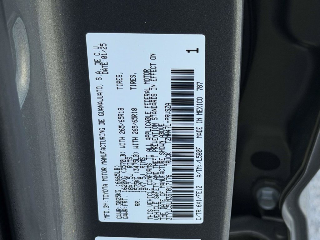 Used 2025 Toyota Tacoma TRD Sport AWD/4WD image 30