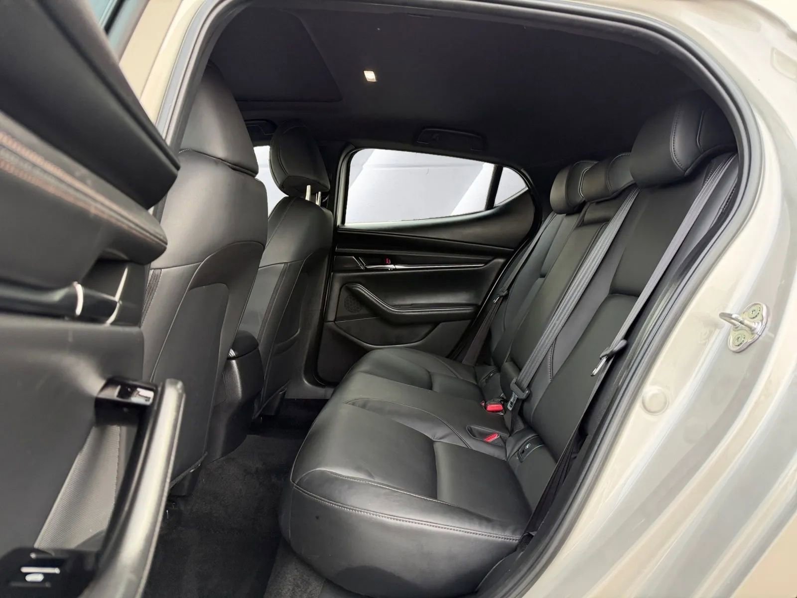 Used 2022 MAZDA MAZDA3 s image 11