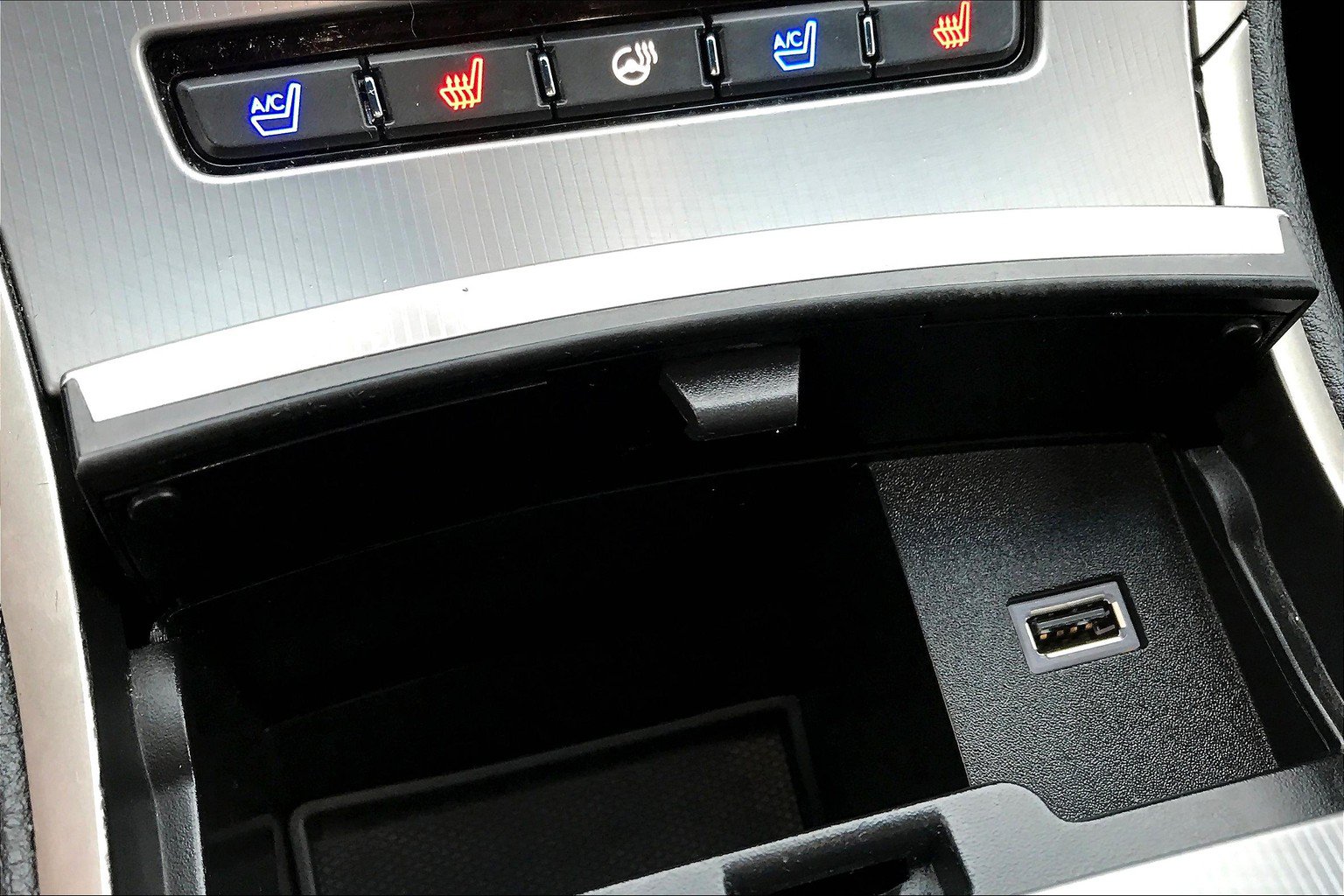 Used 2017 Lincoln MKZ Reserve w/ Technology Package FWD image 34
