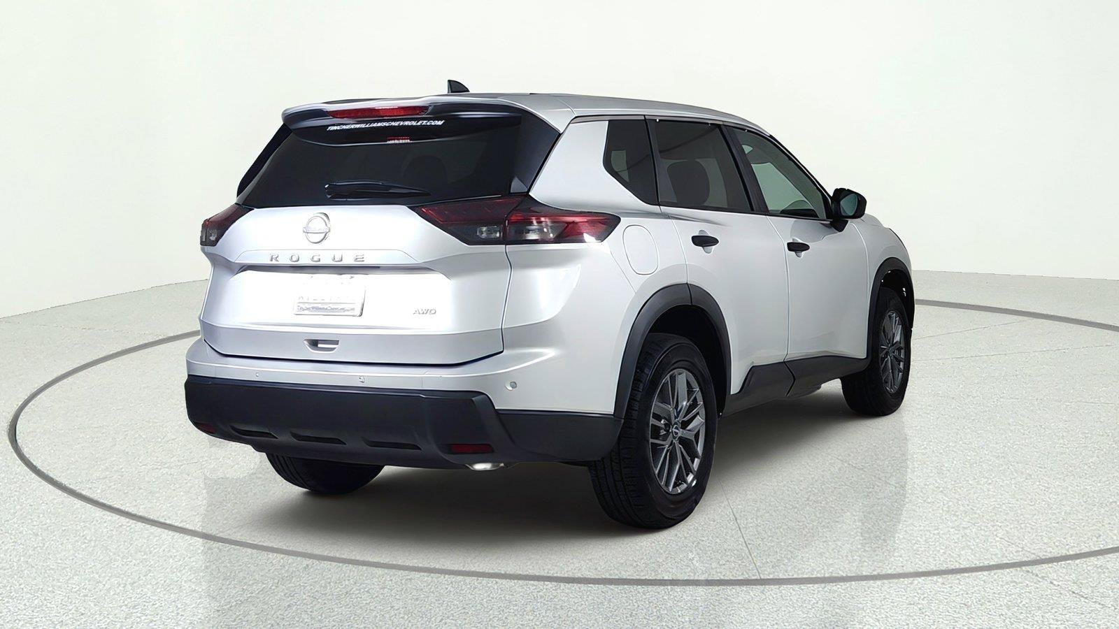 Used 2024 Nissan Rogue S AWD/4WD image 6
