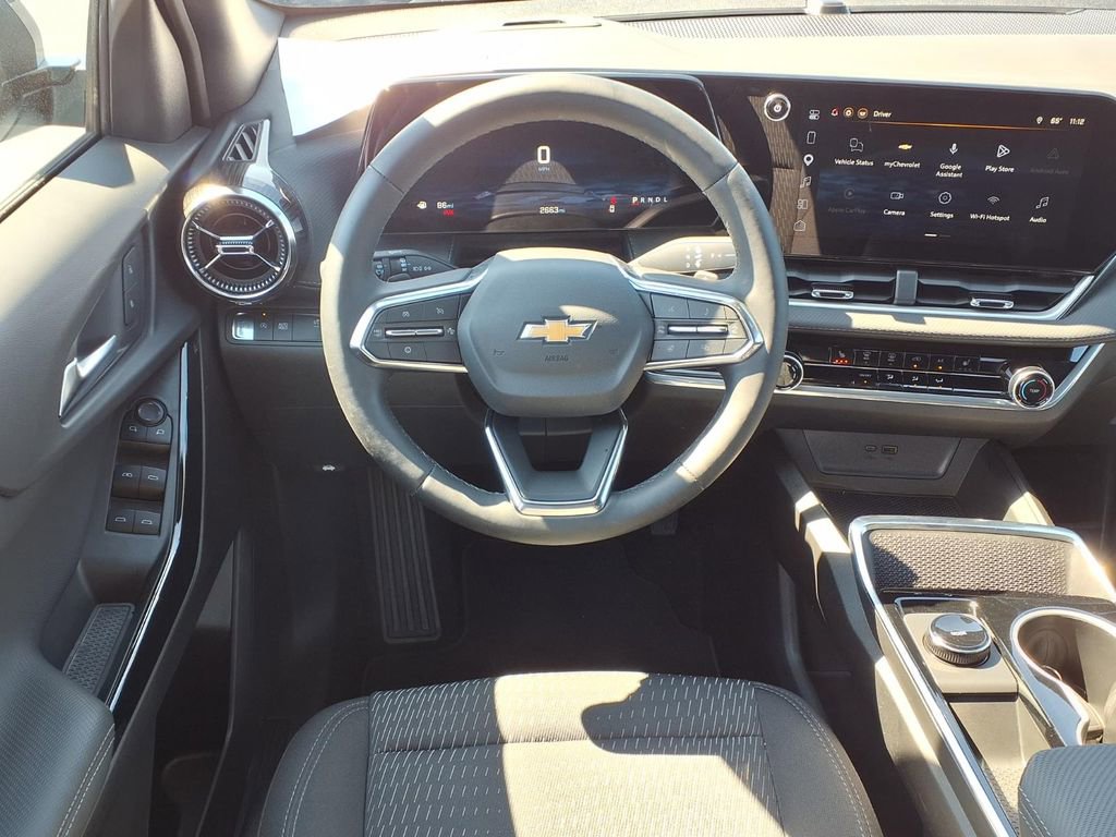Used 2026 Chevrolet Equinox LT FWD image 4