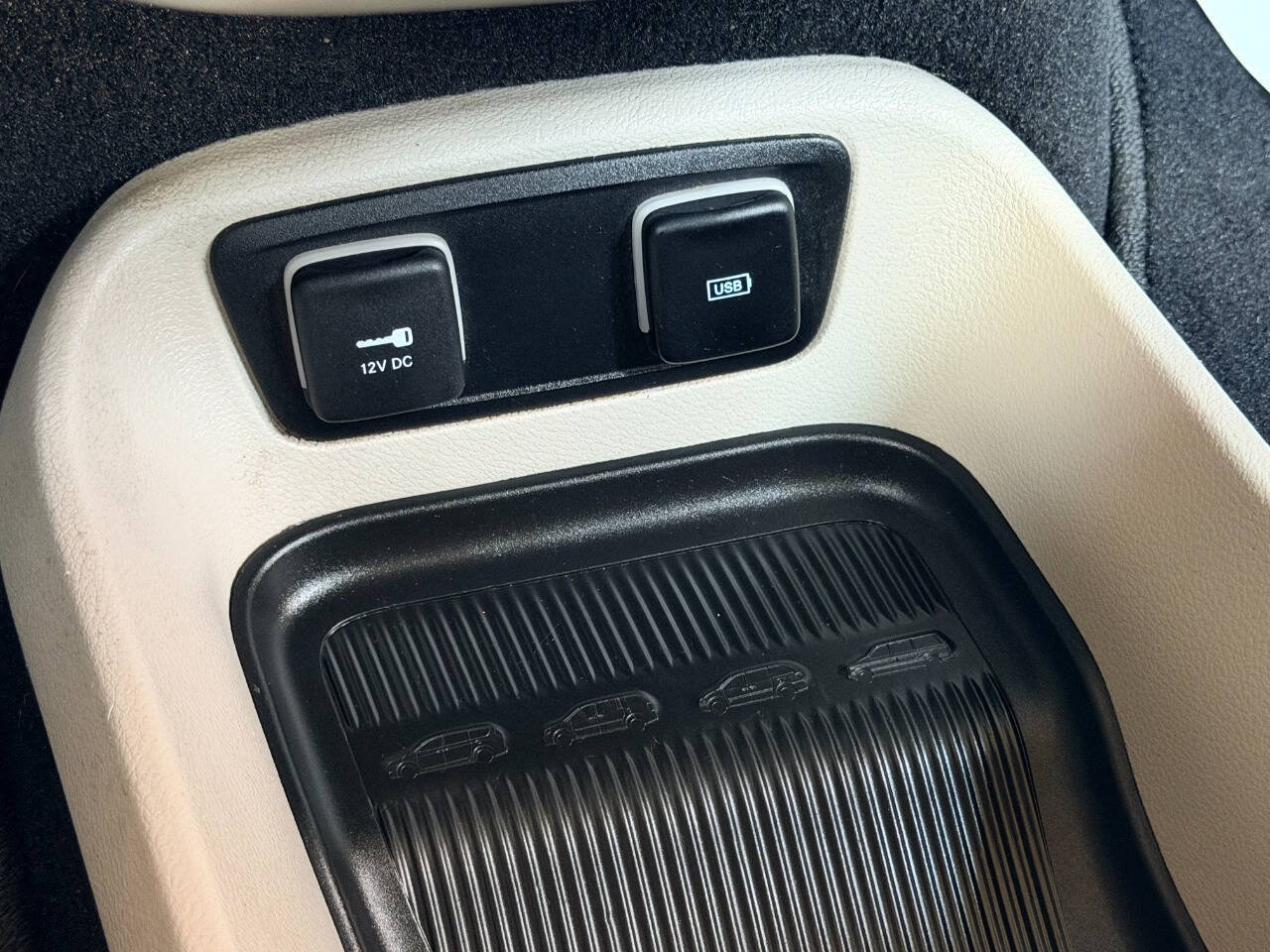 Used 2017 Chrysler Pacifica Touring FWD image 53