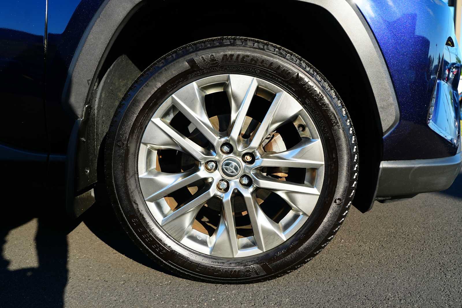 Used 2021 Toyota RAV4 XLE Premium AWD/4WD image 9