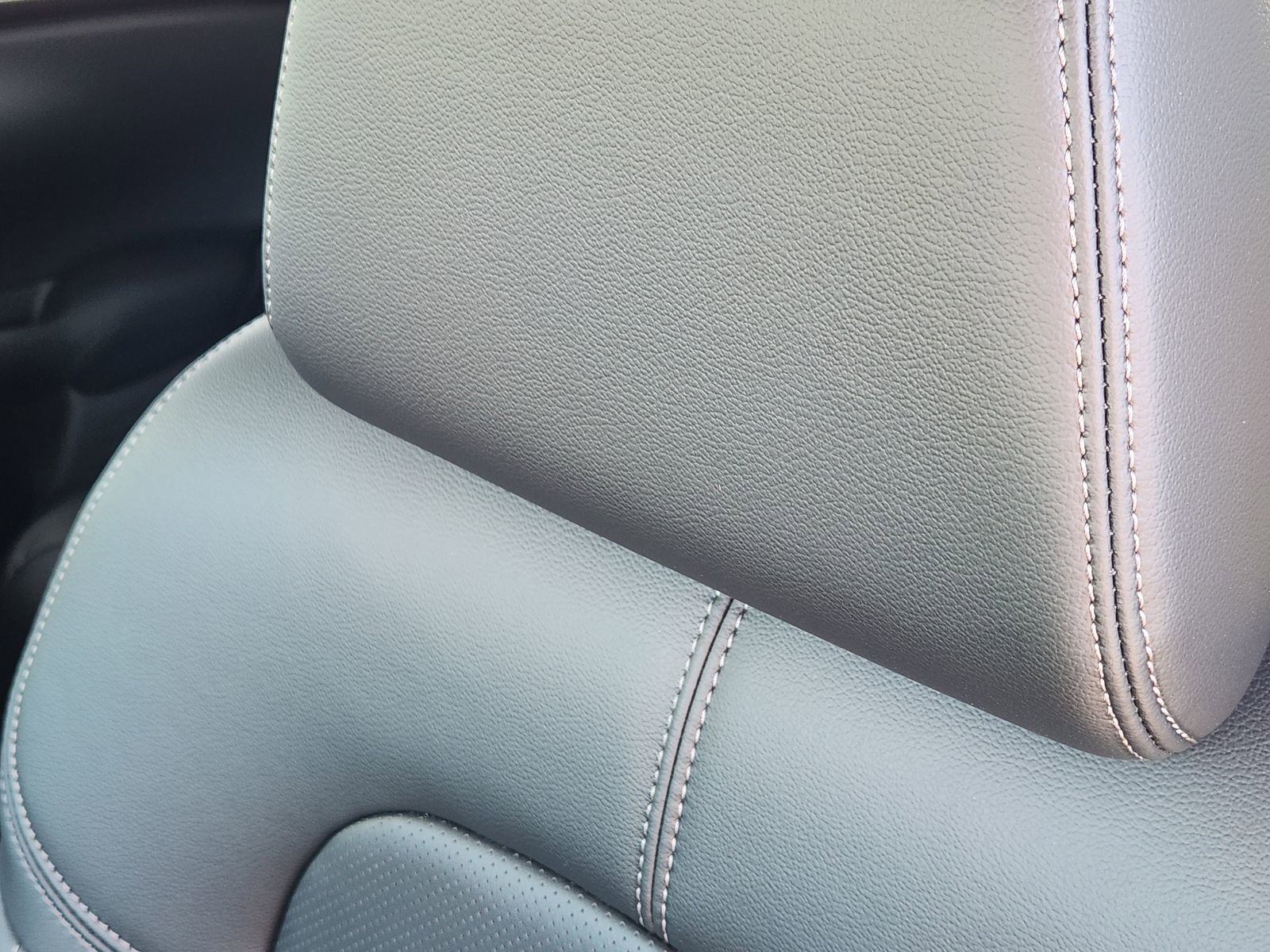 New 2026 Honda HR-V EX-L image 17