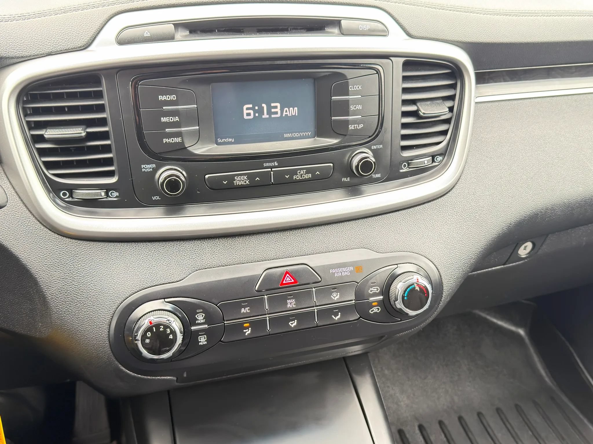 Used 2017 Kia Sorento AWD image 16