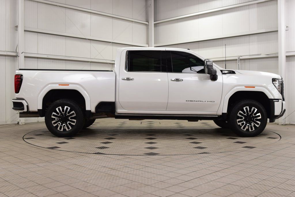 Used 2024 GMC Sierra 2500 Denali Ultimate image 9