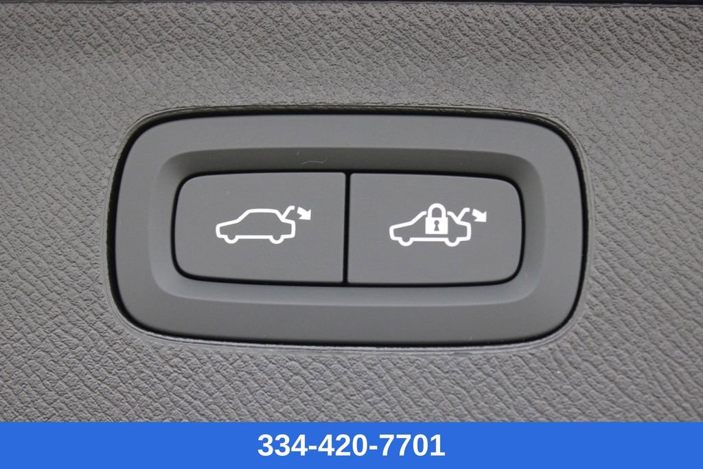 New 2026 Volvo XC90 B6 Plus image 32