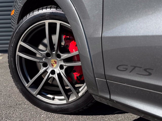 Used 2021 Porsche Cayenne GTS AWD/4WD image 39