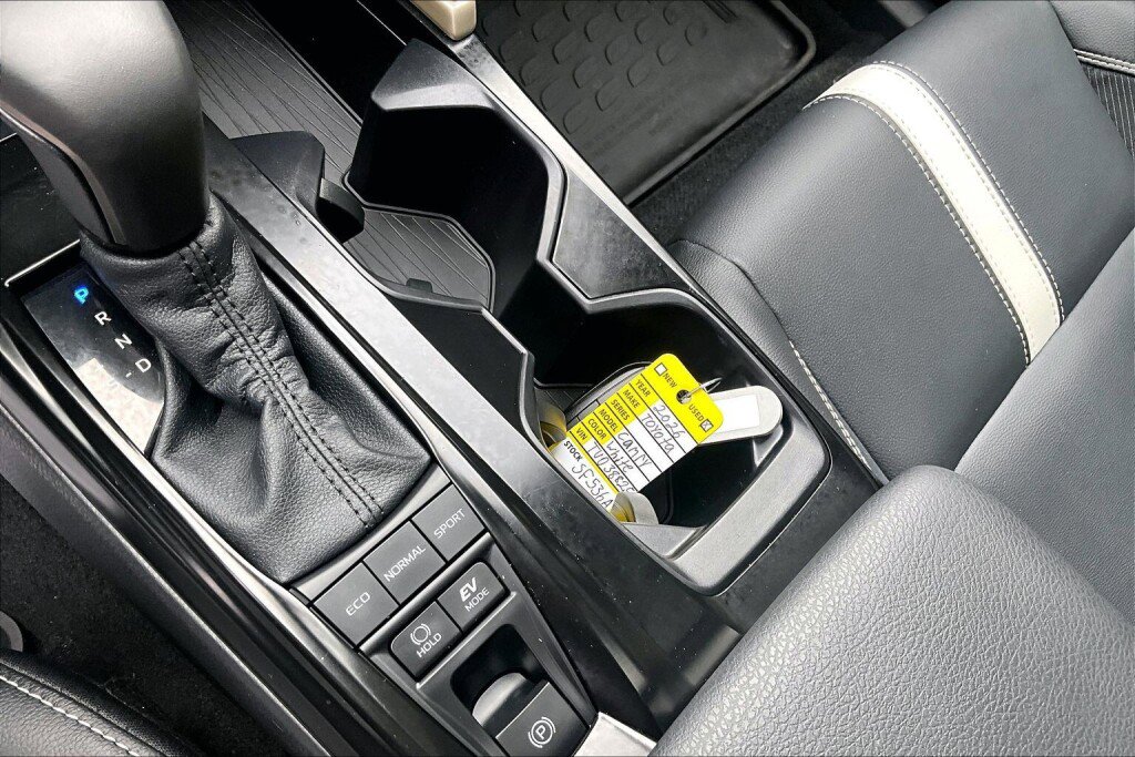 Used 2026 Toyota Camry Hybrid w/ Multimedia Upgrade Package AWD/4WD image 18