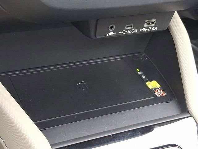 Used 2025 Subaru Forester Limited image 27