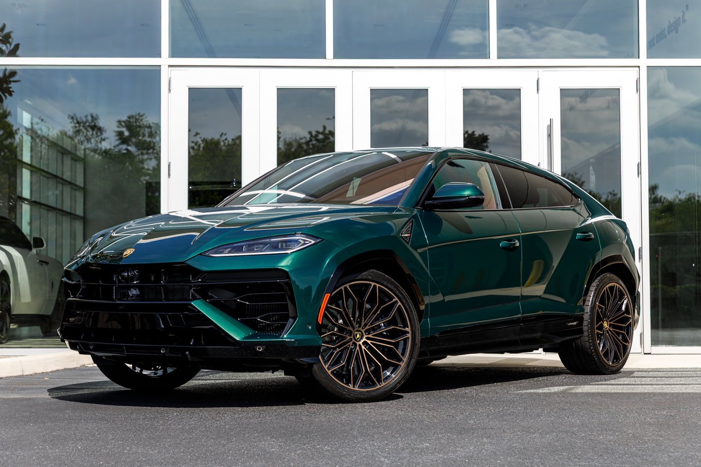 Used 2025 Lamborghini Urus SE