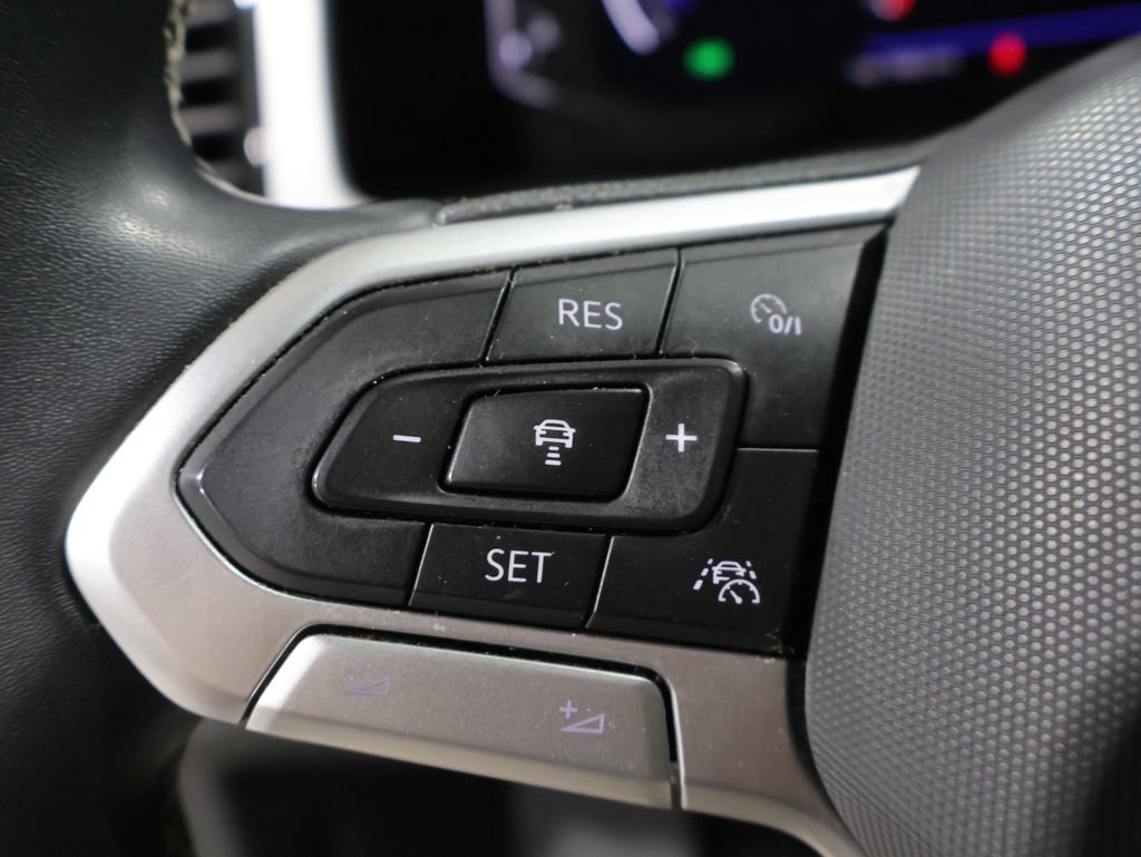Used 2021 Volkswagen Atlas Cross Sport SEL AWD/4WD image 35