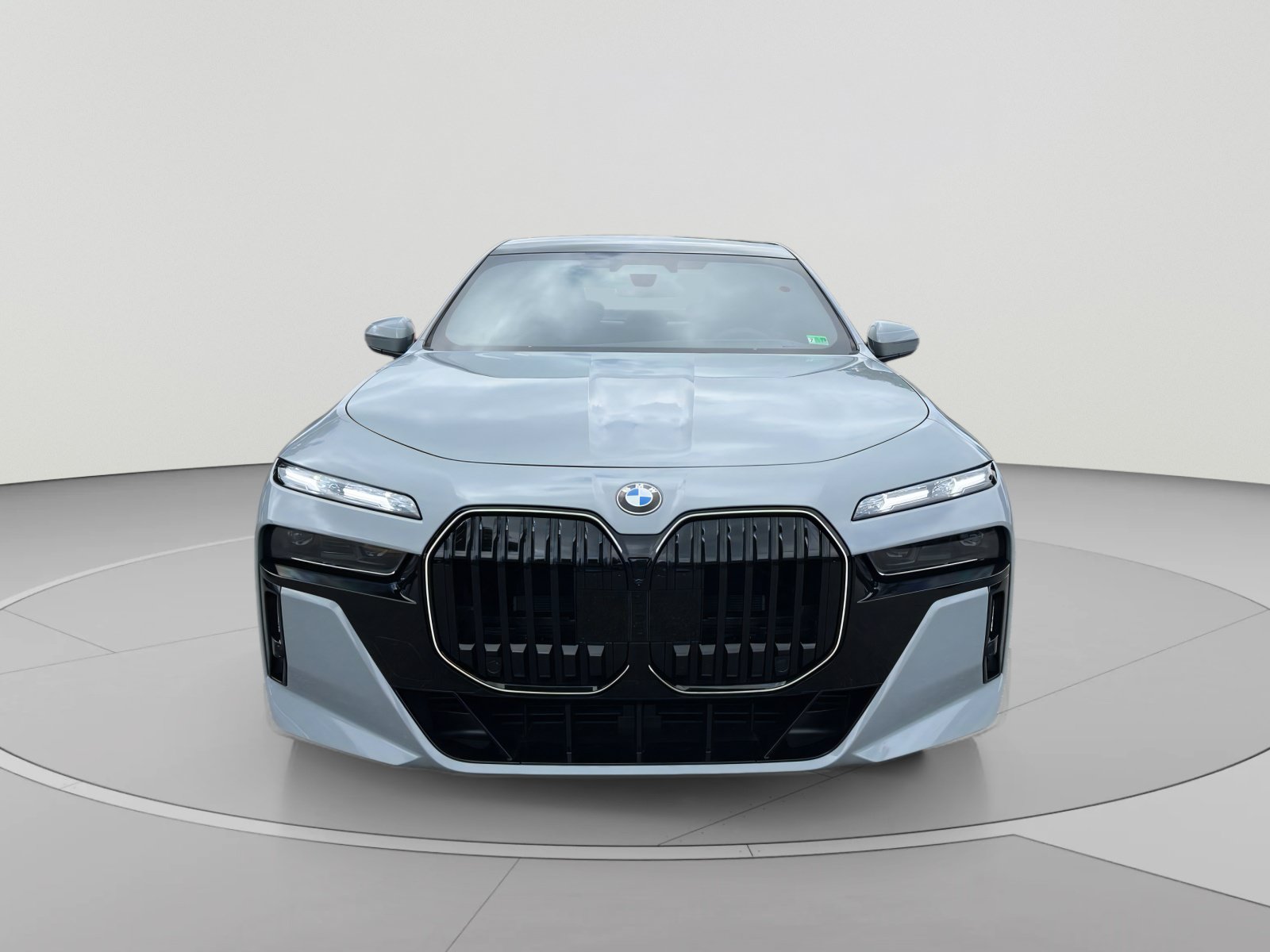 New 2025 BMW 740i xDrive w/ Executive Package AWD/4WD image 8
