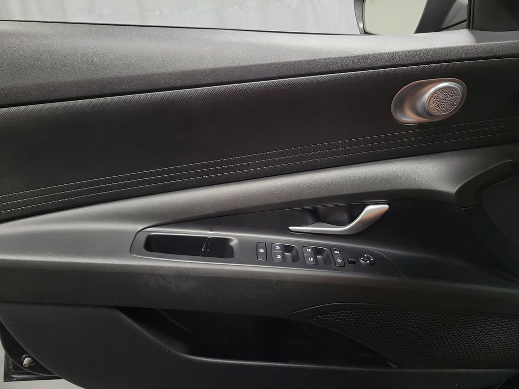 Used 2023 Hyundai Elantra SEL FWD image 23
