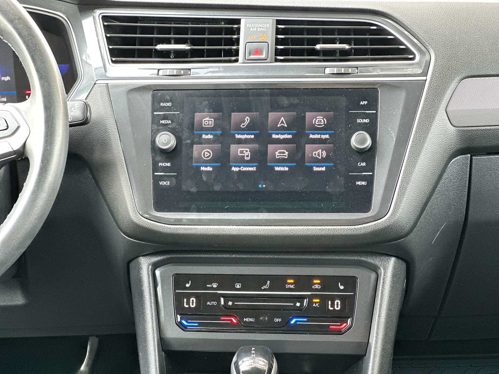 Used 2022 Volkswagen Tiguan SE AWD/4WD image 26