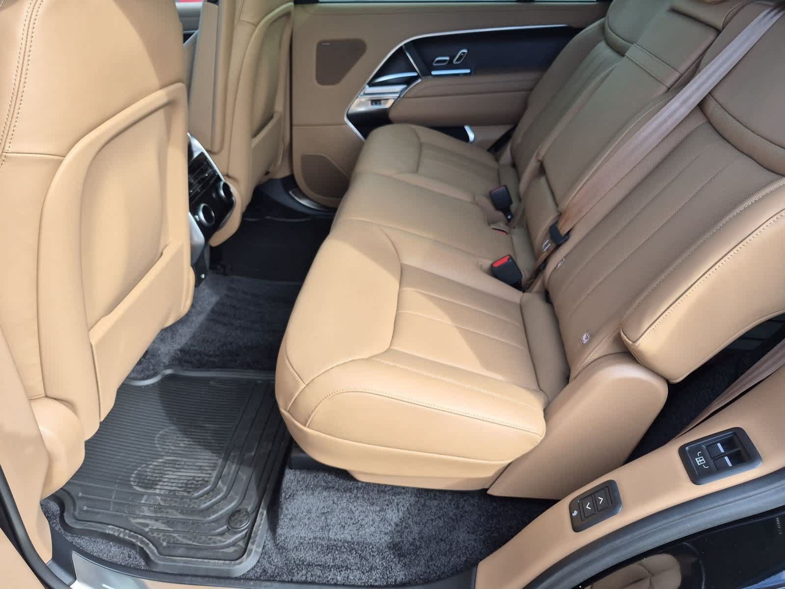 New 2027 Land Rover Range Rover Long Wheelbase SE AWD/4WD image 19