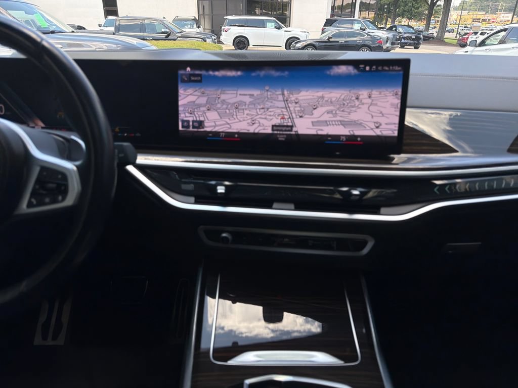Used 2023 BMW X7 xDrive40i w/ M Sport Package AWD/4WD image 6