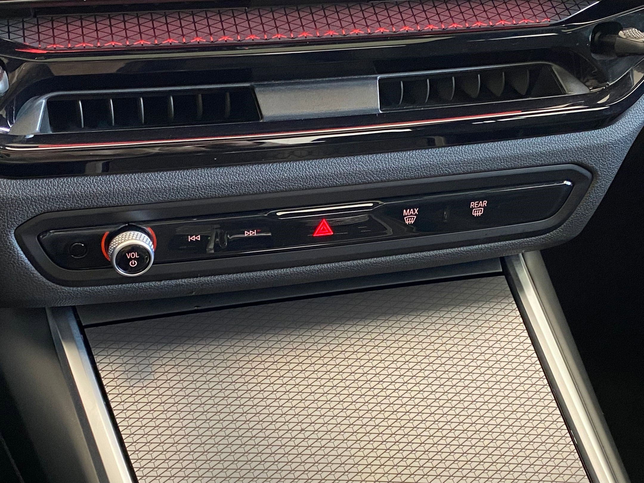 Used 2025 BMW 330i xDrive 330i xDrive w/ Convenience Package image 27