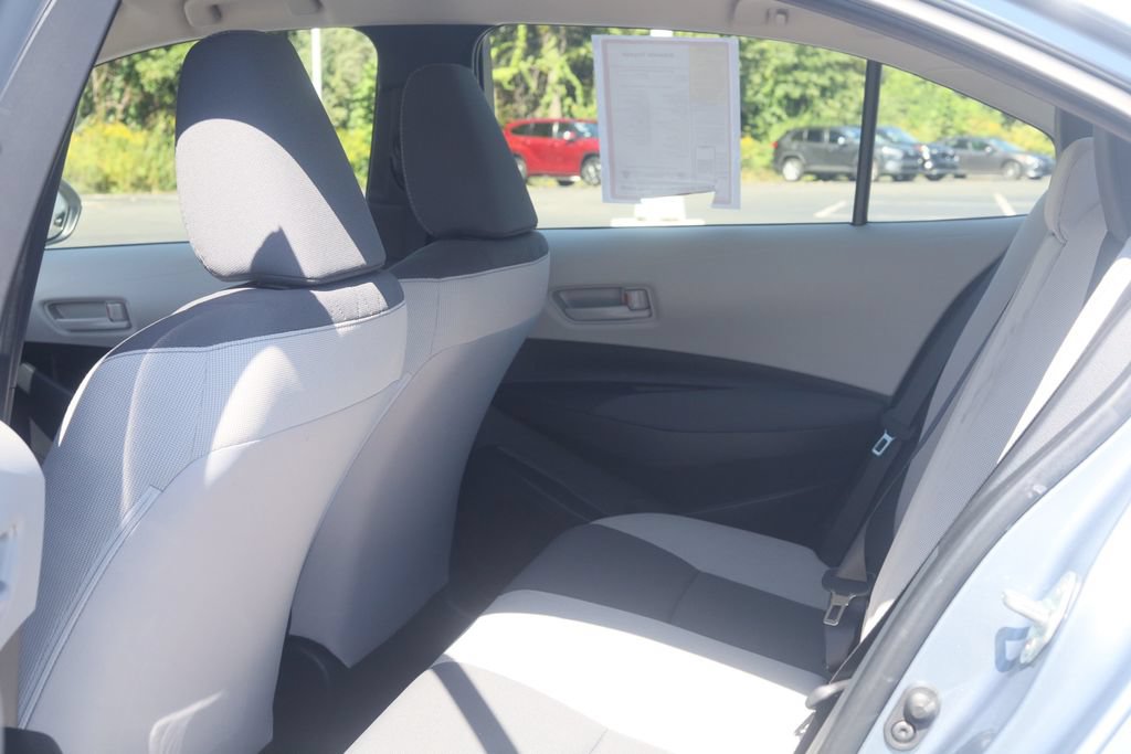 Used 2025 Toyota Corolla LE AWD/4WD image 27