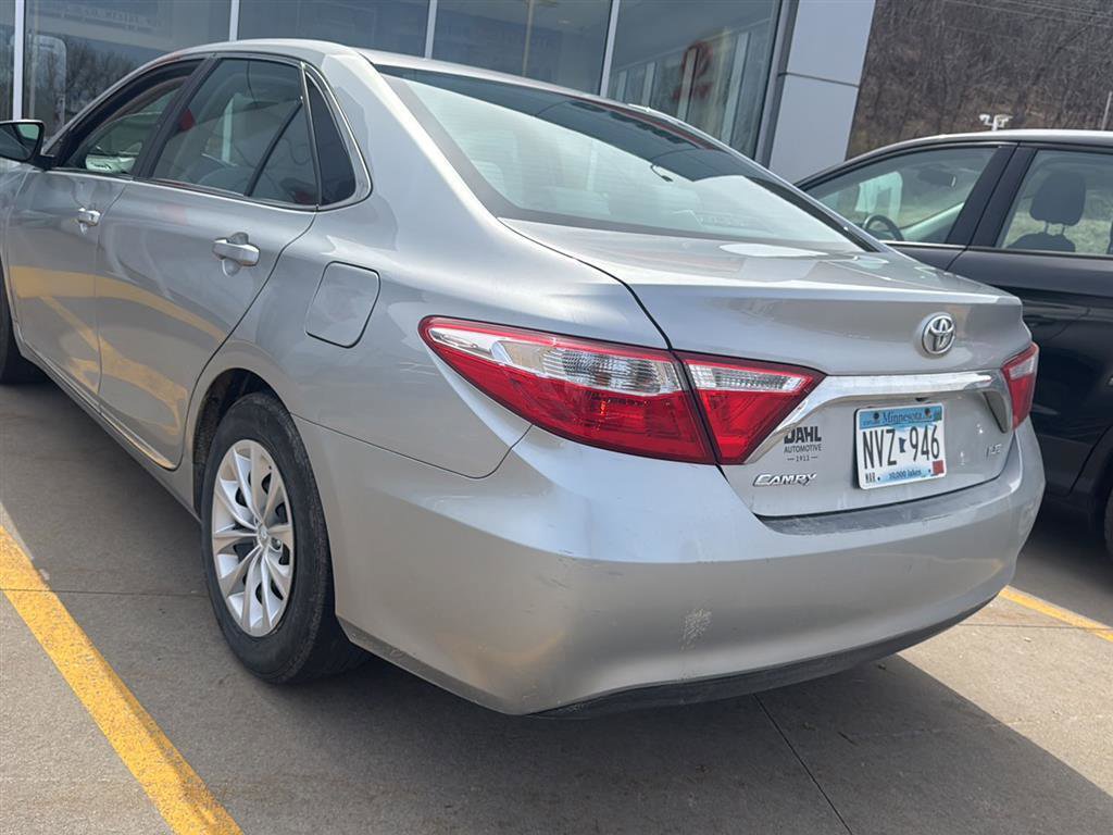 Used 2016 Toyota Camry LE FWD image 11