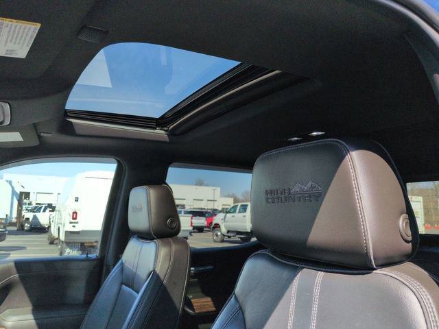 Used 2019 Chevrolet Silverado 1500 High Country w/ Technology Package image 19