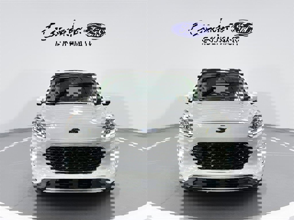 Used 2020 Ford Escape Titanium w/ Titanium Premium Package 2.0 image 3