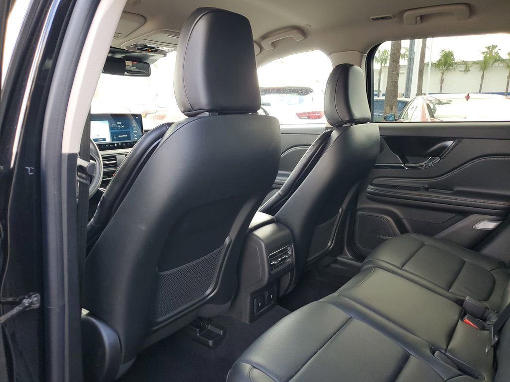 Used 2023 Lincoln Corsair Reserve image 12