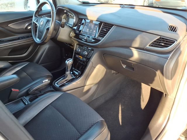 Used 2021 Buick Encore Preferred AWD/4WD image 22