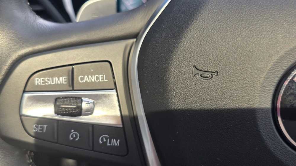 Used 2020 BMW 330i Sedan w/ Premium Package image 11