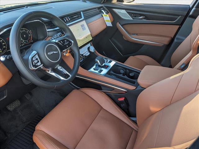 Used 2024 Jaguar F-PACE R-Dynamic S image 3