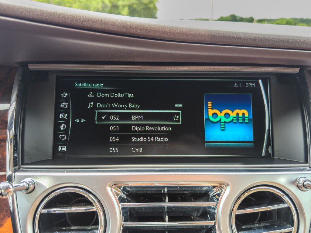 Used 2018 Rolls-Royce Dawn RWD image 45