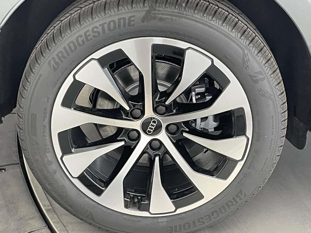 New 2026 Audi Q3 quattro 2.0T AWD/4WD image 13