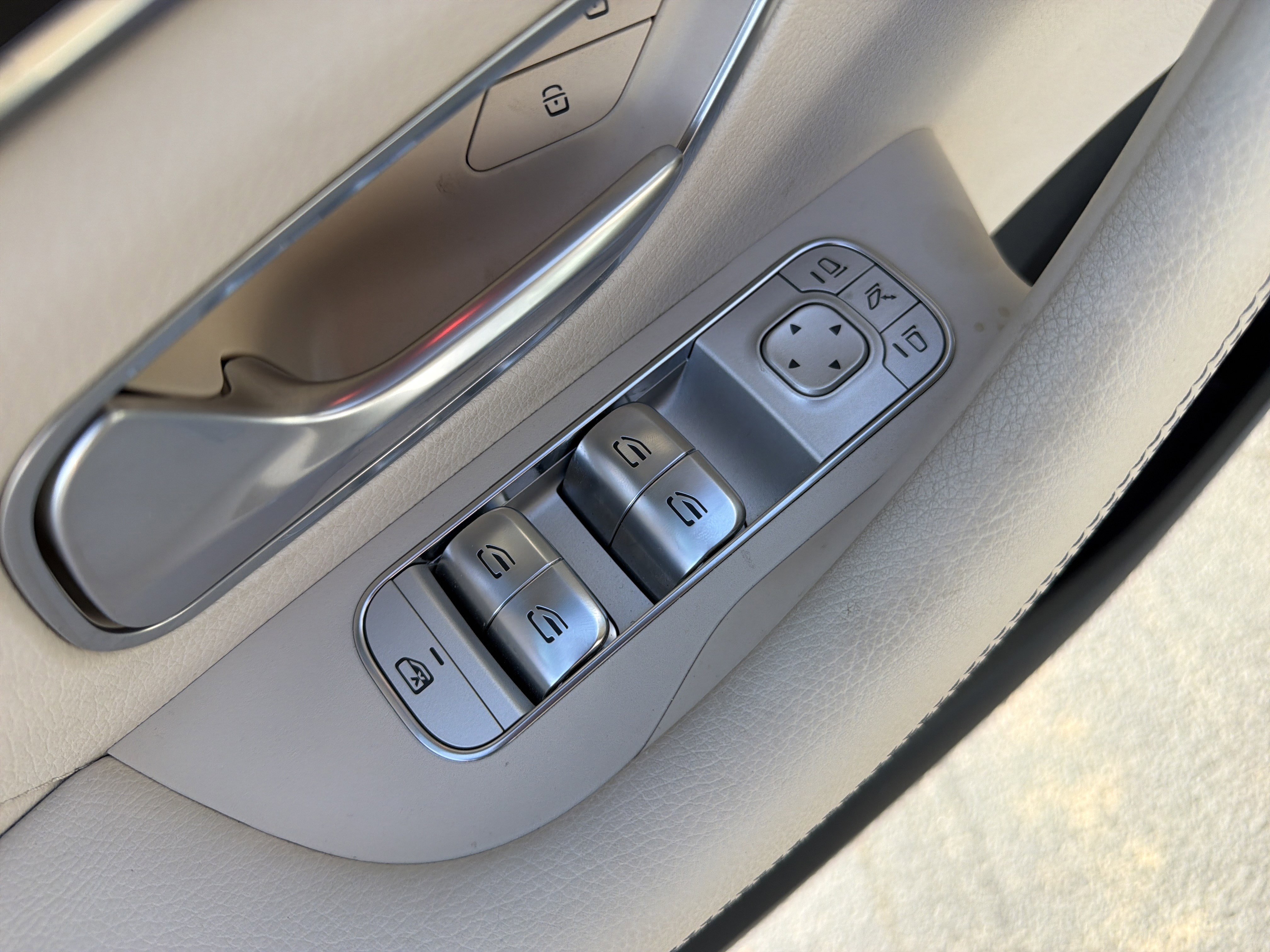 Certified 2025 Mercedes-Benz GLS 450 4MATIC image 15