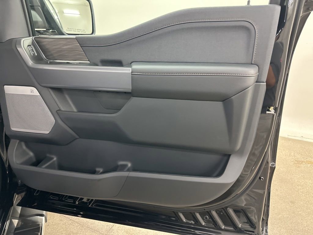 New 2025 Ford F150 Lariat w/ Equipment Group 501A Mid image 17
