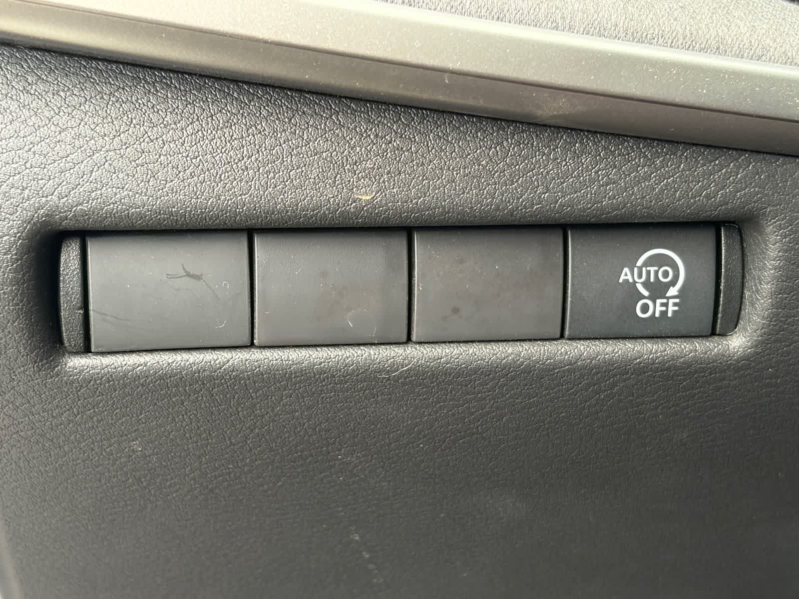 Used 2026 Nissan Kicks SV FWD image 8