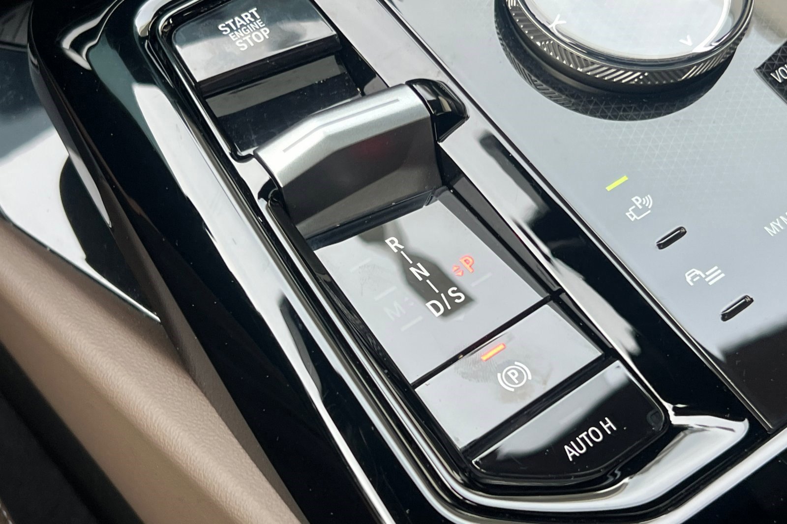 Used 2026 BMW 530i w/ M Sport Package image 18