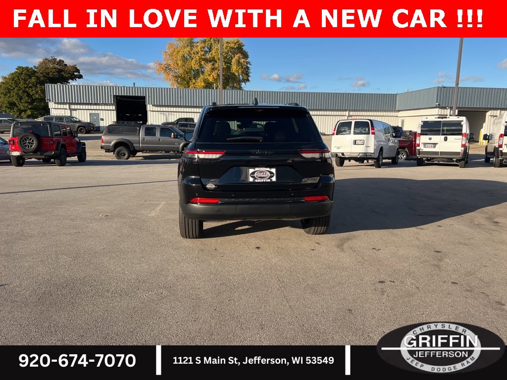 New 2025 Jeep Grand Cherokee Limited w/ Luxury Tech Group II image 14