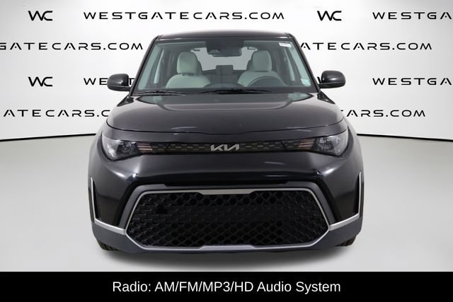 Used 2023 Kia Soul LX FWD image 2