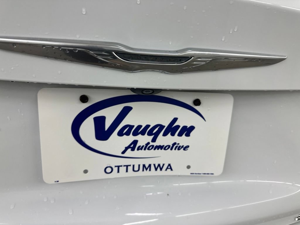Used 2015 Chrysler 200 Limited w/ Convenience Group FWD image 16