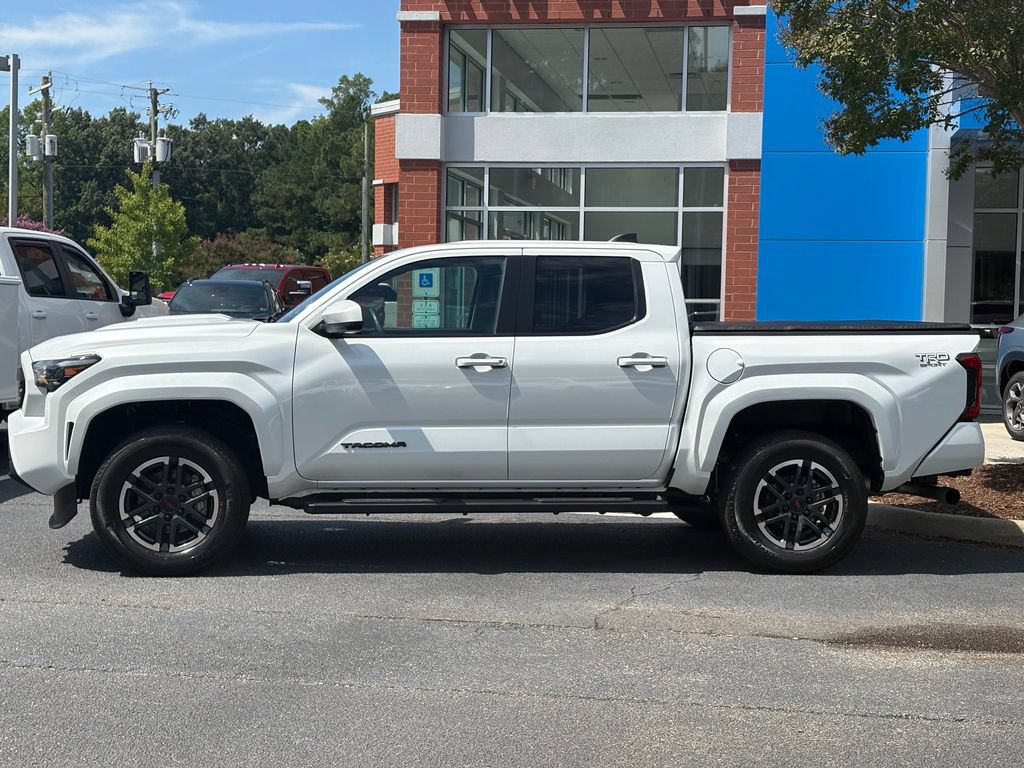 Used 2024 Toyota Tacoma TRD Sport AWD/4WD image 2