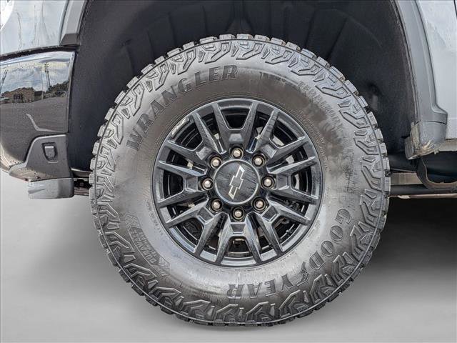 Used 2025 Chevrolet Silverado 2500 ZR2 image 24