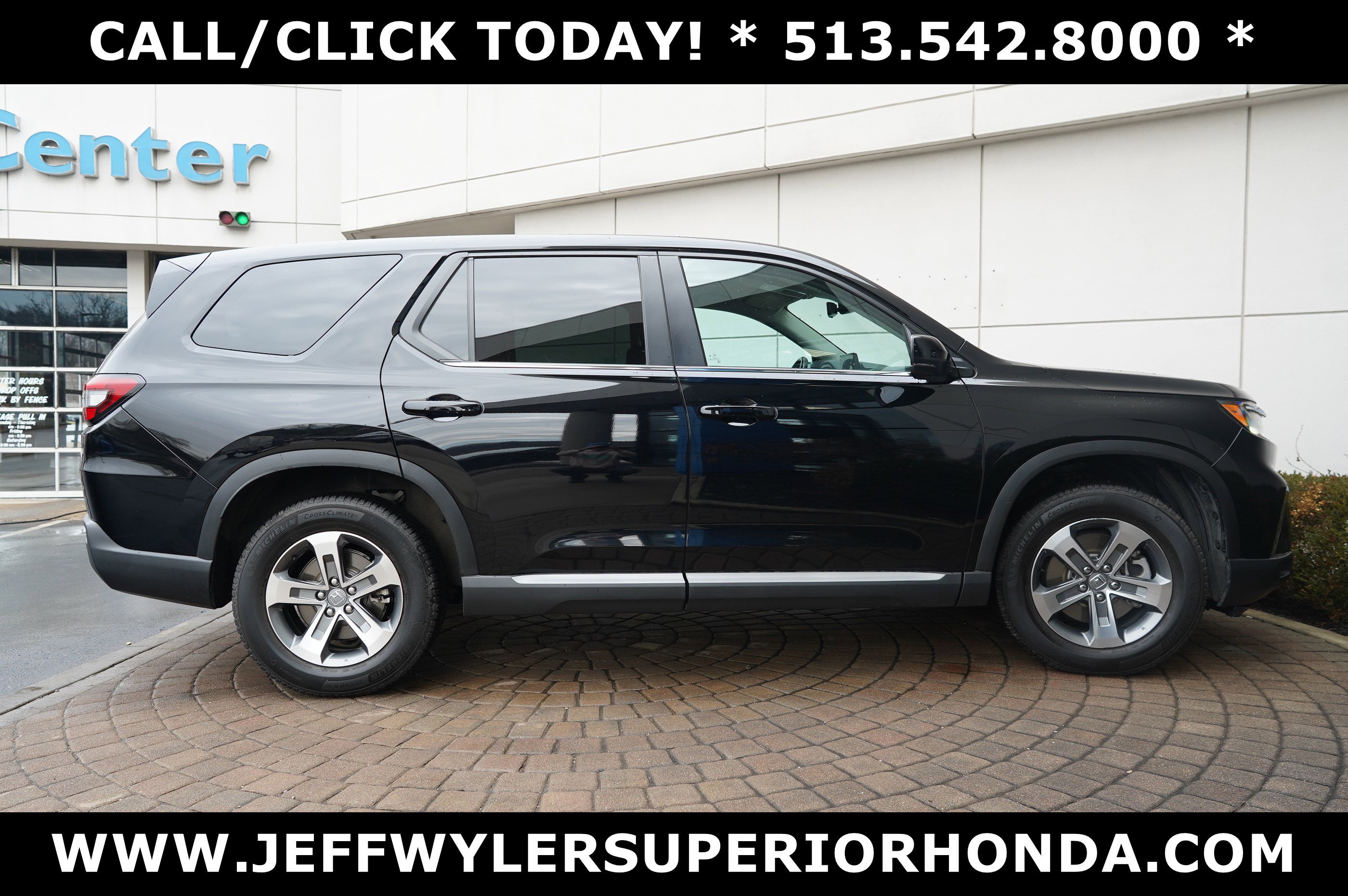 Used 2023 Honda Pilot EX-L image 2