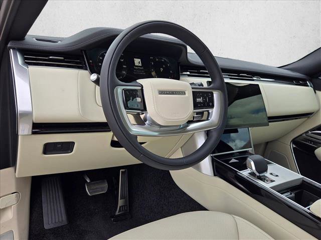 New 2026 Land Rover Range Rover Long Wheelbase SE image 3