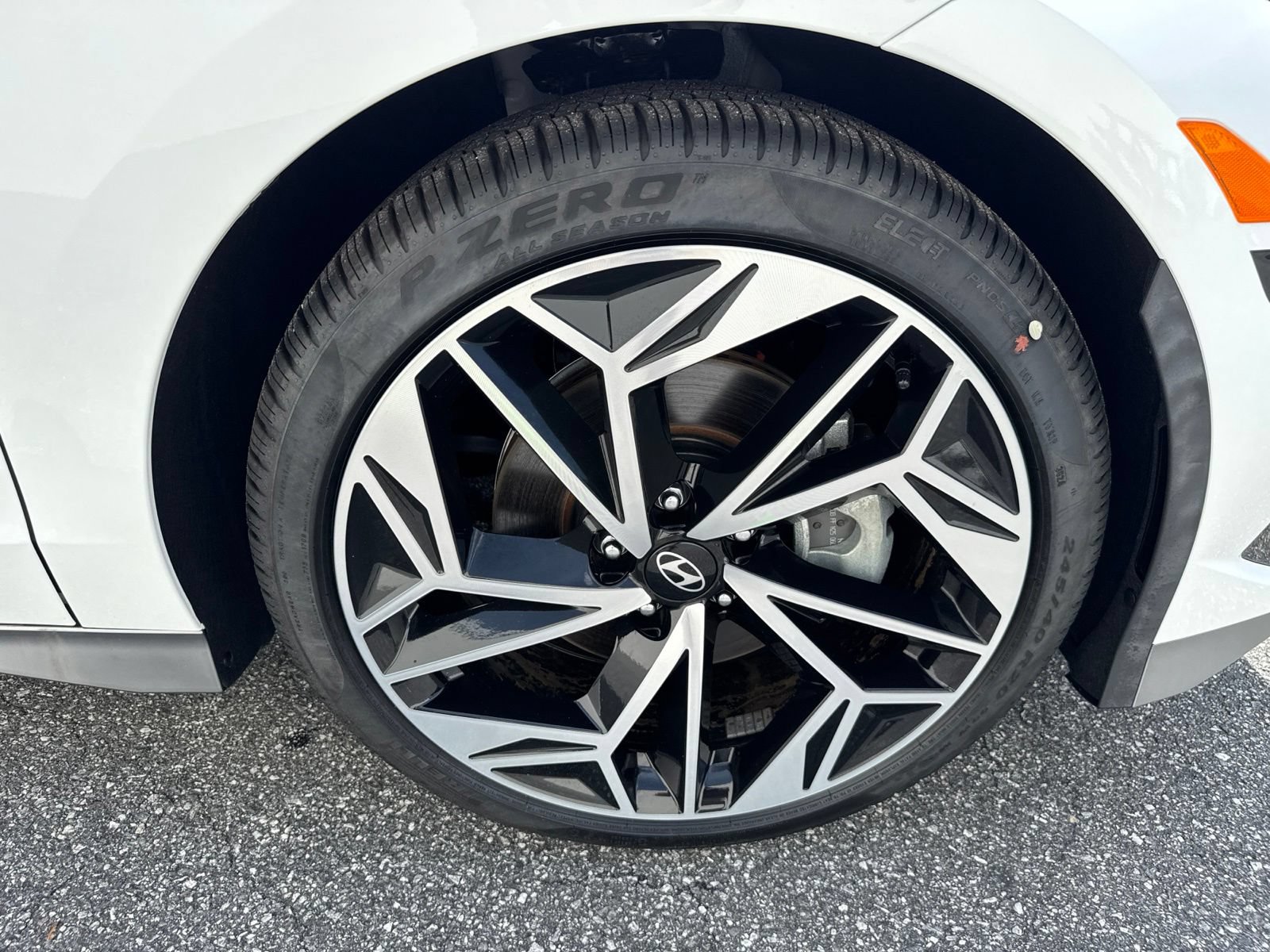 Used 2025 Hyundai Ioniq 6 SEL RWD image 9